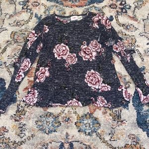 Buckle Ruffle long sleeve top